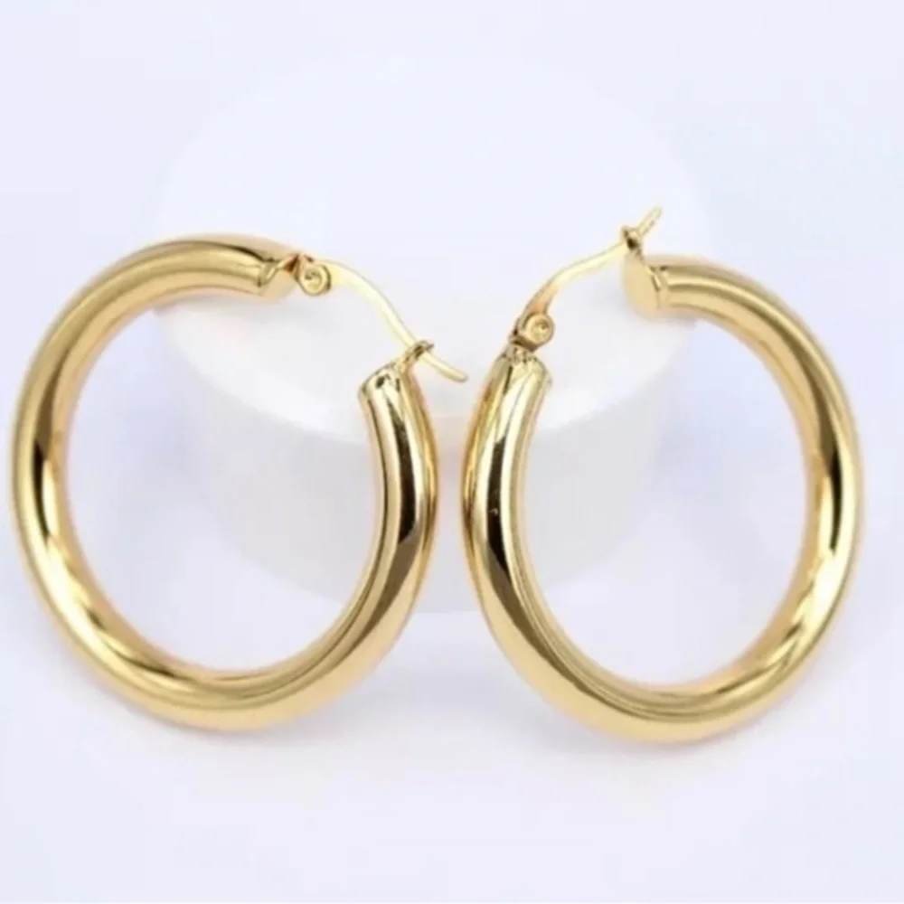 18k Yellow Gold Hoop Earrings